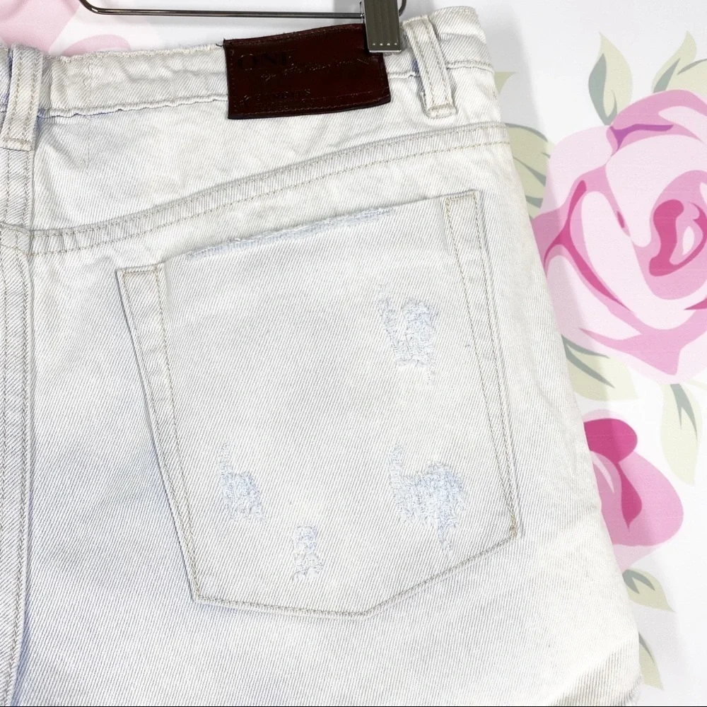 One Teaspoon Light Wash Bandits Distressed Denim Jean Shorts 29